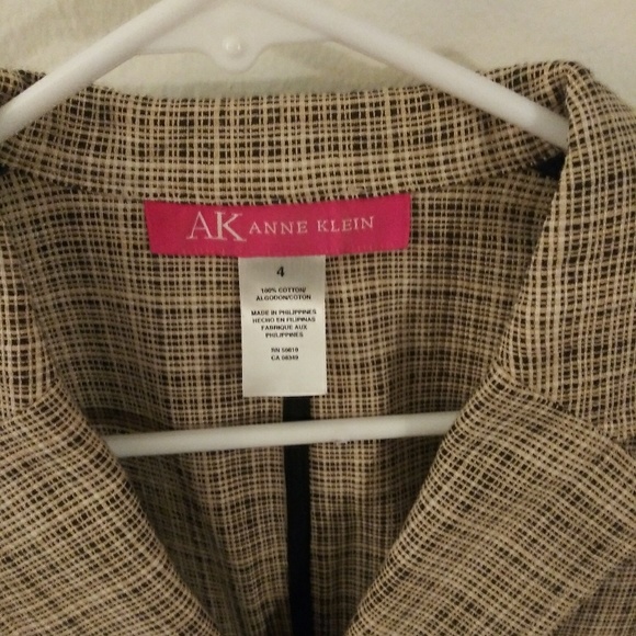 Blazer - Picture 2 of 3